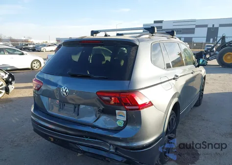 2020 Volkswagen Tiguan 2.0T Se/2.0T Se R-Line Black/2.0T Sel из США, поврежденный, VIN 3VV3B7AX5LM113005